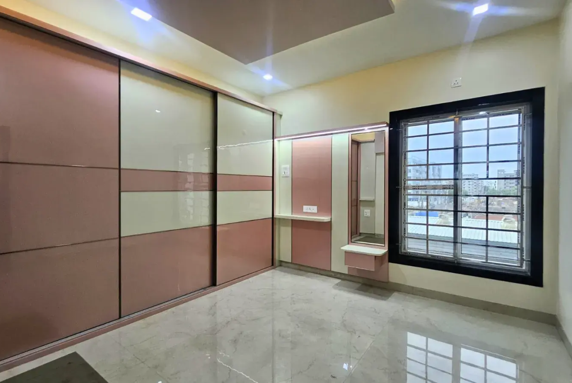 Ready to Occupy 3 BHK builder floor flats for sale in Currency Nagar Vijayawada